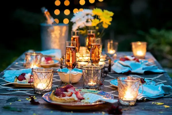 Hay Đơn Giản Là Một Bữa Tối Thân Mật Cùng Gia Đình, Bạn Bè Hoặc Người Thương Hay Đơn Giản Là Một Bữa Tối Thân Mật Cùng Gia Đình, Bạn Bè Hoặc Người Thương