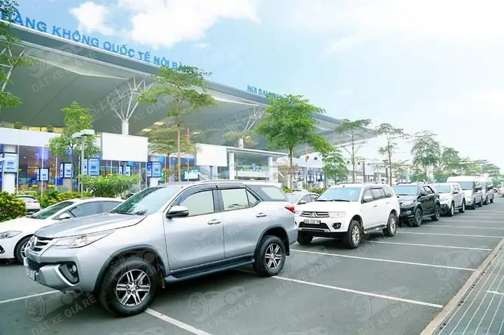 Vì Sao Nên Chọn Xe 7 Chỗ Đi Sân Bay Nội Bài Thay Vì Xe 4 Chỗ