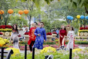 Đường Hoa Nguyễn Huệ