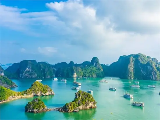 Du Thuyền Trên Vịnh – Trải Nghiệm Nên Thử Dịp Đầu Năm