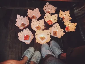 Ánh Sáng Lung Linh Giữa Lòng Sông Hoài