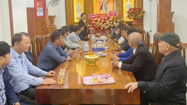 Thăm Chúc Mừng Lễ Giáng Sinh