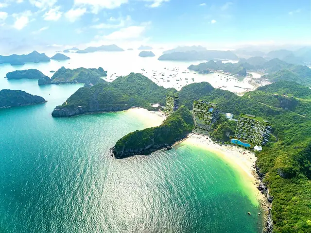 Tháng 8 Nên Đi Du Lịch Biển Ở Đâu? Du Lịch Hải Phòng Tháng 8