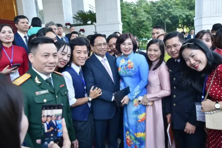 Thủ Tướng Chính Phủ: Tiếp Tục Gặt Hái Nhiều Thành Công Hơn Nữa Trong Sự Nghiệp “trồng Người”