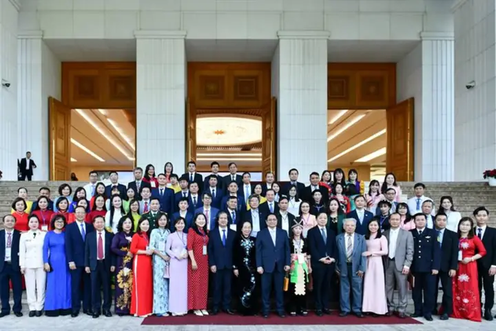 Thủ Tướng Chính Phủ: Tiếp Tục Gặt Hái Nhiều Thành Công Hơn Nữa Trong Sự Nghiệp “trồng Người”