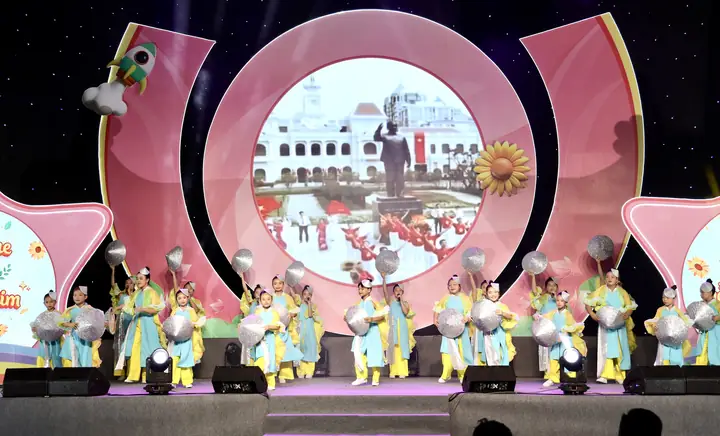 Hoạt Động Hội, Độiđtn: Tối 09/8, Tại Nhà Thiếu Nhi Tỉnh Đồng Nai, Hội Đồng Đội Trung Ương, Trung Tâm Hỗ Trợ Và Phát Triển Thiếu Nhi Việt Nam Và Hội Đồng Đội Tỉnh Đồng Nai Phối Hợp Tổ Chức Chương Trình “thắp Sáng Ước Mơ Thiếu Nhi Việt Nam” Với Chủ Đề “tiếp Sức Cho Em Đến Trường”. Hoạt Động Hội, Độiđtn: Tối 09/8, Tại Nhà Thiếu Nhi Tỉnh Đồng Nai, Hội Đồng Đội Trung Ương, Trung Tâm Hỗ Trợ Và Phát Triển Thiếu Nhi Việt Nam Và Hội Đồng Đội Tỉnh Đồng Nai Phối Hợp Tổ Chức Chương Trình “thắp Sáng Ước Mơ Thiếu Nhi Việt Nam” Với Chủ Đề “tiếp Sức Cho Em Đến Trường”.