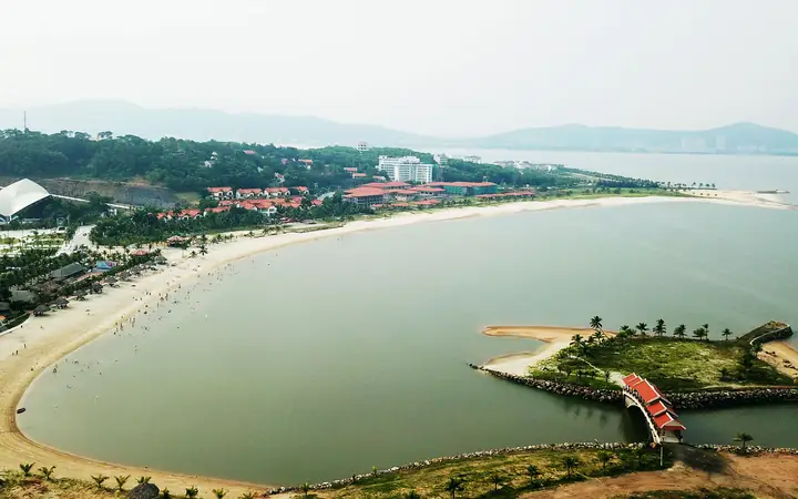 Explore Tuan Chau Island. Explore Tuan Chau Island.