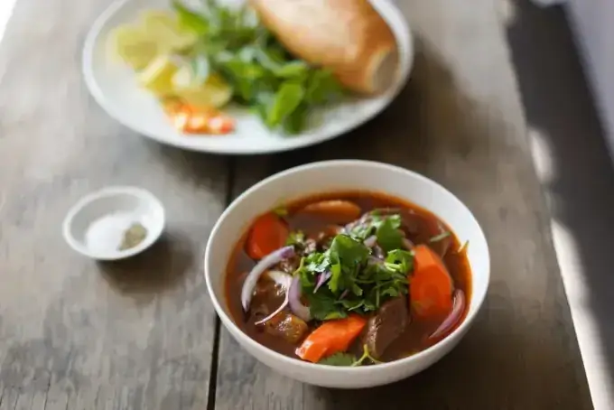 Làm Thế Nào Để Nước Dùng Bò Kho Luôn Trong Và Thơm?