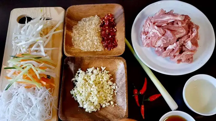 Sáng Nay Ăn Gì: Bún Bò Xào Phan Thiết Với Xốt Thịt Đậm Đà, Ăn Siêu Cuốn! - Ảnh 2 Sáng Nay Ăn Gì: Bún Bò Xào Phan Thiết Với Xốt Thịt Đậm Đà, Ăn Siêu Cuốn! - Ảnh 2