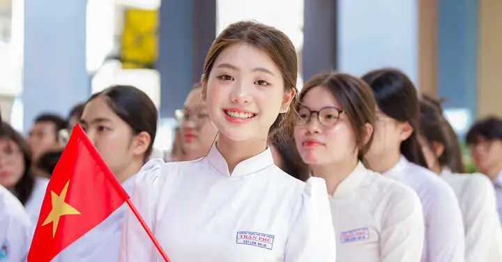 Top 8 Bài Thơ Ngày 20/11 Về Thầy Cô Giáo Hay Năm 2025