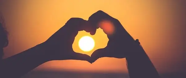 Tổng Hợp Thơ Tặng Người Yêu Cho Mối Quan Hệ Thêm Hạnh Phúc
