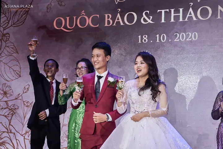 Tổ Chức Lễ Thành Hôn Tại Trung Tâm Hội Nghị Tiệc Cưới Tổ Chức Lễ Thành Hôn Tại Trung Tâm Hội Nghị Tiệc Cưới