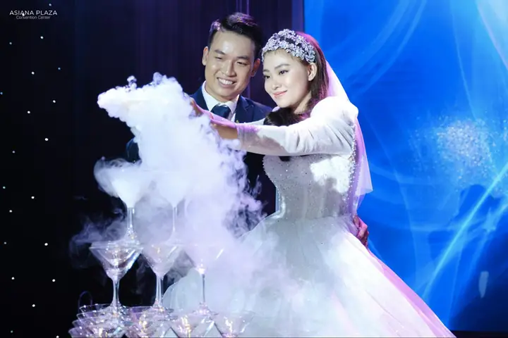 Tổ Chức Lễ Thành Hôn Tại Trung Tâm Hội Nghị Tiệc Cưới Tổ Chức Lễ Thành Hôn Tại Trung Tâm Hội Nghị Tiệc Cưới