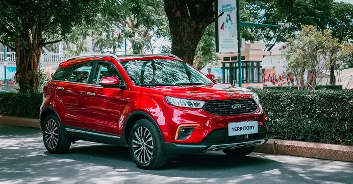 Thuê Xe 5 Chỗ Có Người Lái Giá Rẻ Tphcm