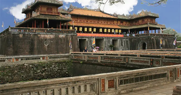 Thuyết Minh Cố Đô Huế (11 Mẫu) - Văn Mẫu Lớp 9 Thuyết Minh Cố Đô Huế (11 Mẫu) - Văn Mẫu Lớp 9
