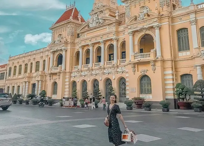 Bưu Điện Thành Phố Hồ Chí Minh - Nơi Giao Thoa Của Cổ Điển Và ...