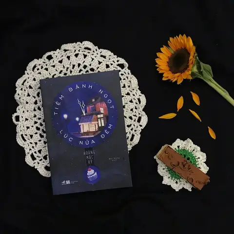 Tiệm Bánh Ngọt Lúc Nửa Đêm Review