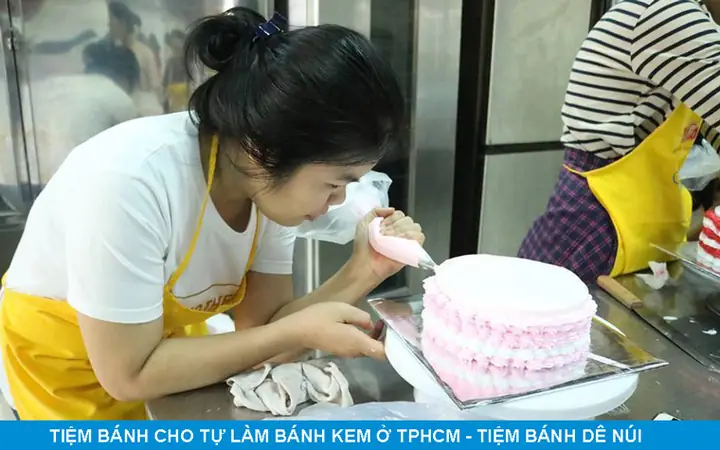 Tiệm Bánh Cho Tự Làm Bánh Kem Ở Tphcm Yêu Thích Nhất 2023