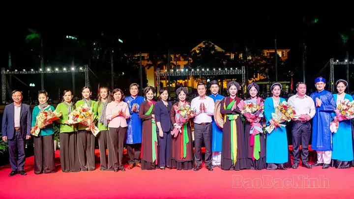 Bắc Ninh: Diễn Xướng Dân Ca Trên Thuyền "sắc Màu Di Sản"