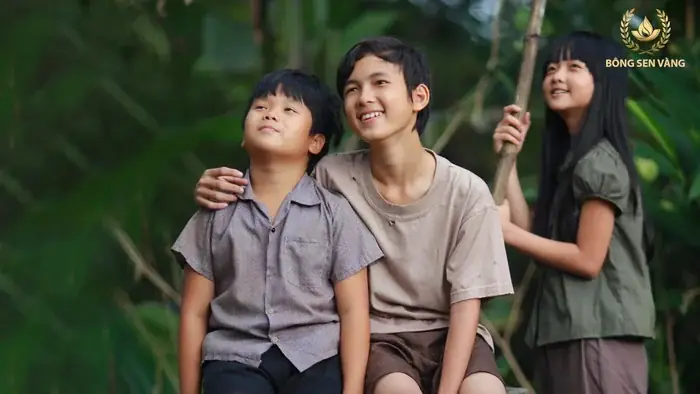 Tôi Thấy Hoa Vàng Trên Cỏ Xanh: Phim Điện Ảnh Việt Nam Đầy Cảm Xúc Và Sâu Lắng Tôi Thấy Hoa Vàng Trên Cỏ Xanh: Phim Điện Ảnh Việt Nam Đầy Cảm Xúc Và Sâu Lắng