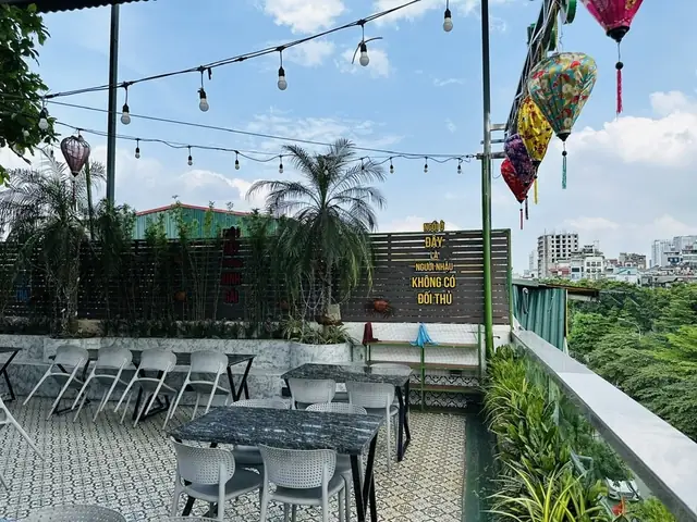 Nhà Hàng Tôm Hùm Alaska Ở Hà Nội Không Gian Rộng, View Đẹp