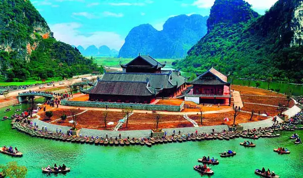 Chiều: Quý Khách Thămquần Thể Danh Thắng Tràng An–di Sản Được Unesco Công Nhận Là Di Sản Văn Hóa Và Thiên Nhiên Thế Giới, Giúp Cho Việt Nam Lần Dầu Lọt Vào Danh Sách 30 Di Sản Hỗn Hợp Thế Giới. Lên Thuyền Xuôi Dòng Sào Khê Uốn Lượn Giữa Cánh Đồng Lúa , Nơi Những Dải Đá Vôi, Thung Lũng Và Những Sông Ngòi Đan Xen Tạo Nên Một Không Gian Huyền Ảo, Kỳ Bí , Quý Khách Đi Đò Thăm Quanlàng Thổ Dânđược Phục Dựng Trong Phim “đảo Đầu Lâu”kong: Skull Island. Chiều: Quý Khách Thămquần Thể Danh Thắng Tràng An–di Sản Được Unesco Công Nhận Là Di Sản Văn Hóa Và Thiên Nhiên Thế Giới, Giúp Cho Việt Nam Lần Dầu Lọt Vào Danh Sách 30 Di Sản Hỗn Hợp Thế Giới. Lên Thuyền Xuôi Dòng Sào Khê Uốn Lượn Giữa Cánh Đồng Lúa , Nơi Những Dải Đá Vôi, Thung Lũng Và Những Sông Ngòi Đan Xen Tạo Nên Một Không Gian Huyền Ảo, Kỳ Bí , Quý Khách Đi Đò Thăm Quanlàng Thổ Dânđược Phục Dựng Trong Phim “đảo Đầu Lâu”kong: Skull Island.