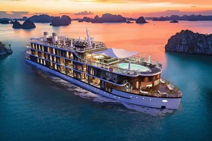 Trải Nghiệm Sự Xa Hoa Trên Du Thuyền 5 Sao Sang Trọng Tại Vịnh Hạ Long