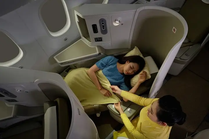 Tổng Hợp Những Kinh Nghiệm Đi Máy Bay Đường Dài Thoải Mái