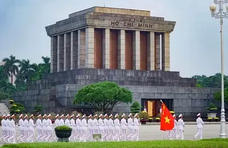Những Đồ Không Được Mang Vào Lăng Bác: Quy Định Mới 2026 Những Đồ Không Được Mang Vào Lăng Bác: Quy Định Mới 2026