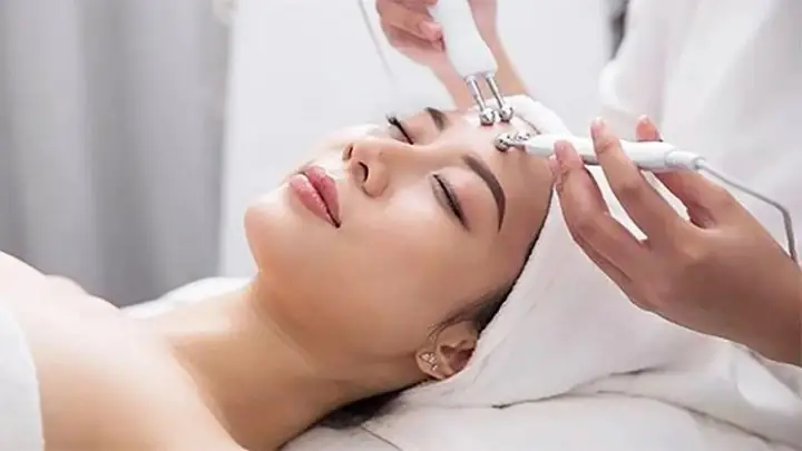 Có Nên Đi Nặn Mụn Ở Spa Không? Cần Lưu Ý Gì Khi Thực Hiện?