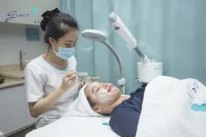 Có Nên Đi Spa Trị Mụn Không? Giải Đáp Từ Bác Sĩ Da Liễu
