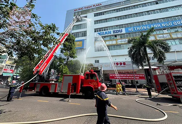 Diễn Tập Phòng Cháy, Chữa Cháy Và Cứu Nạn, Cứu Hộ Tại Trung Tâm ... Diễn Tập Phòng Cháy, Chữa Cháy Và Cứu Nạn, Cứu Hộ Tại Trung Tâm ...