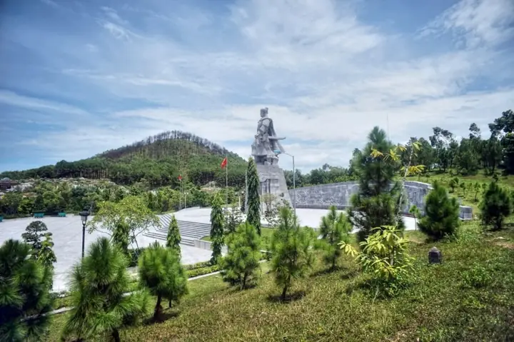Núi Bân & Lễ Hội Quang Trung Tại Huế Núi Bân & Lễ Hội Quang Trung Tại Huế