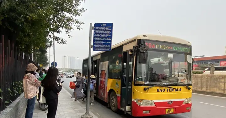Hà Nội Dừng Hoạt Động 5 Tuyến Buýt: Khách Đổi Lộ Trình, Không Gây ...