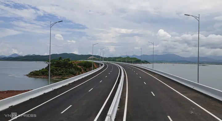 Cao Tốc Vân Đồn - Móng Cái Trước Ngày Thông Xe - Báo Vnexpress
