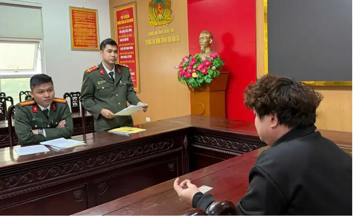 Xử Phạt Nam Thanh Niên Chuyển Cuộc Gọi Đòi Nợ Đến ...