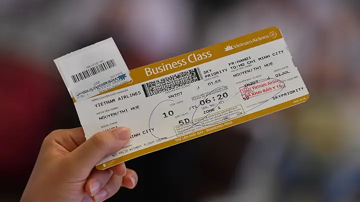 Đổi Tên Vé Máy Bay Được Không? Điều Kiện & Phí 2026 Đổi Tên Vé Máy Bay Được Không? Điều Kiện & Phí 2026