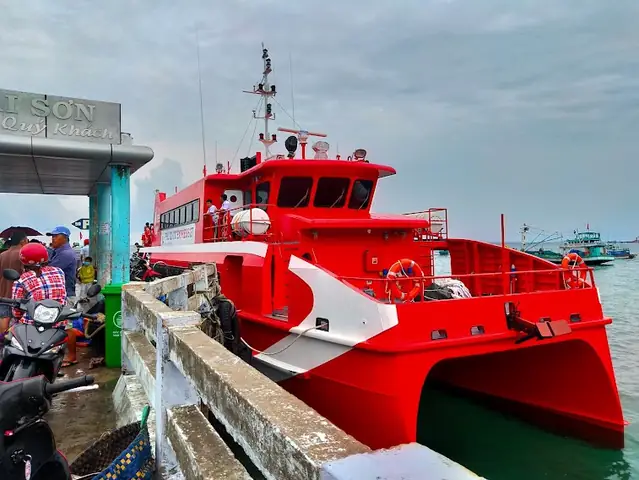 Đặt Vé Tàu Cao Tốc Đi Hòn Sơn Khứ Hồi | Chi Tiết Giá Vé 2025