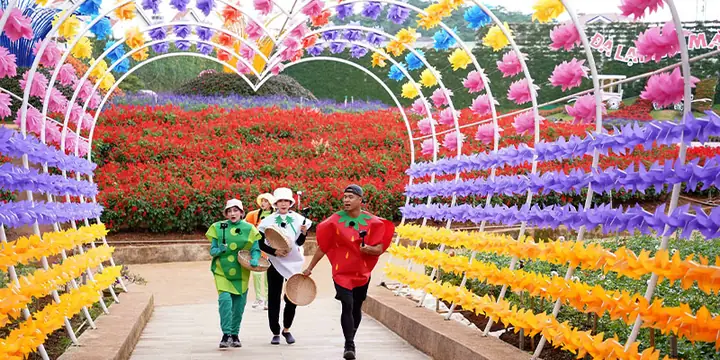Làng Hoa Vạn Thành - Khu Du Lịch Vạn Hoa Đà Lạt - Vé Tham Quan ...