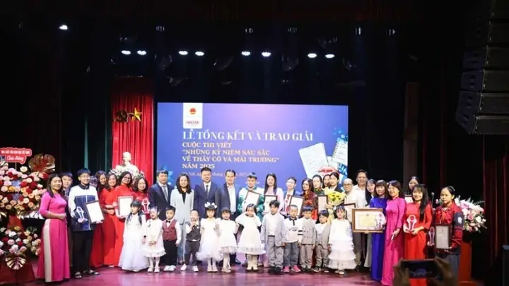 Trao Giải Cuộc Thi 'những Kỷ Niệm Sâu Sắc Về Thầy Cô Và Mái Trường ...