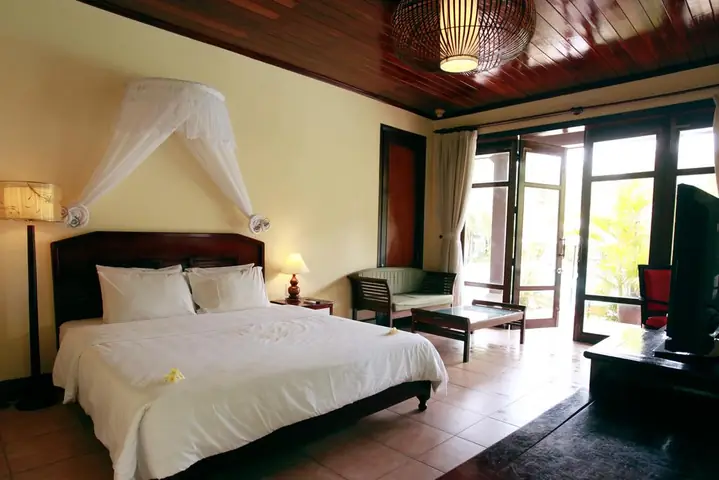 Một Số Resort, Khách Sạn Được Đánh Giá Cao Tại Vịnh Lăng Cô