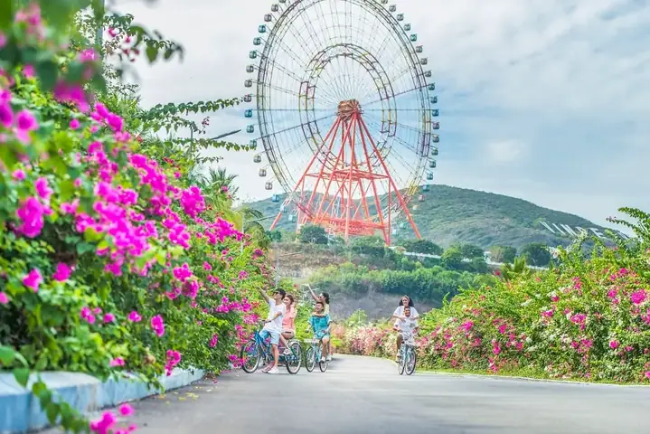 Bánh Xe Bầu Trời Vinpearl Nha Trang - Chuyến Du Hành Trên Mây ...