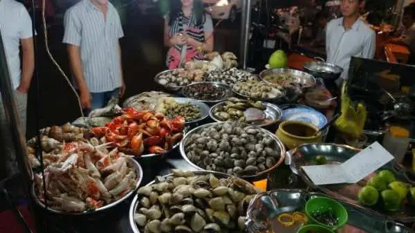 Where To Eat In Saigon District 1