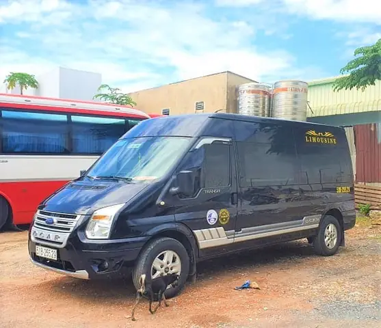 Thue-xe-limousine-di-cam-ranh Thue-xe-limousine-di-cam-ranh