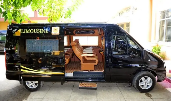 Xe Limousine 9 Chỗanh Khang Argentina