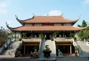 Lên Chùa Xem Ngày Lành Tháng Tốt - Ngôi Sao