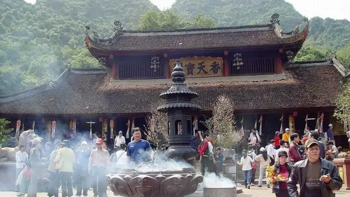 Lễ Hội Chùa Hương: Nguồn Gốc, Ý Nghĩa Nét Đẹp Di Sản Việt