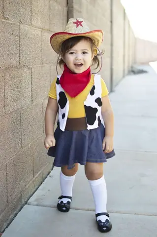 Hóa Trang Halloween Cho Bé Bằng Bộ Đồ Trendy Mua Sẵn