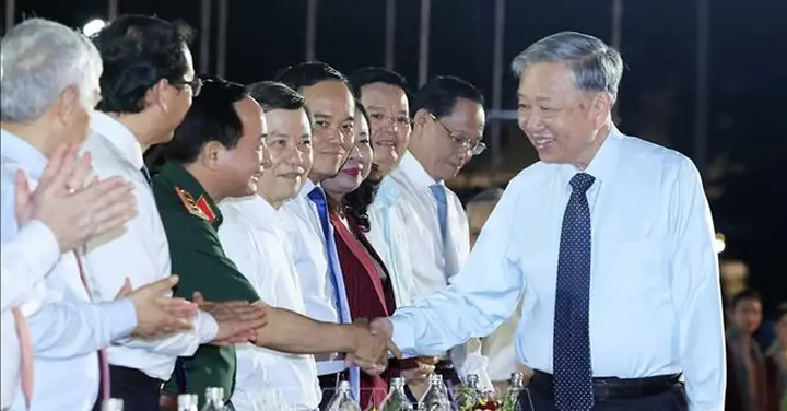 Tổng Bí Thư Tô Lâm Dự Chương Trình Nghệ Thuật 'đất Nước Trọn Niềm ...