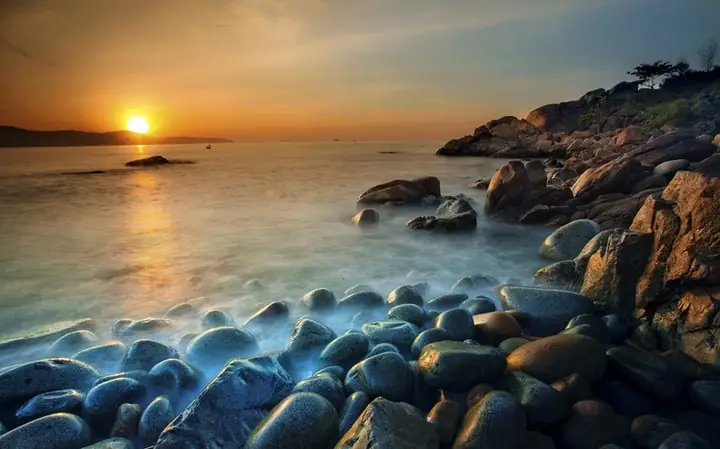 Vẻ Đẹp Kiêu Sa, Trữ Tình Của Bãi Tắm Hoàng Hậu Vẻ Đẹp Kiêu Sa, Trữ Tình Của Bãi Tắm Hoàng Hậu